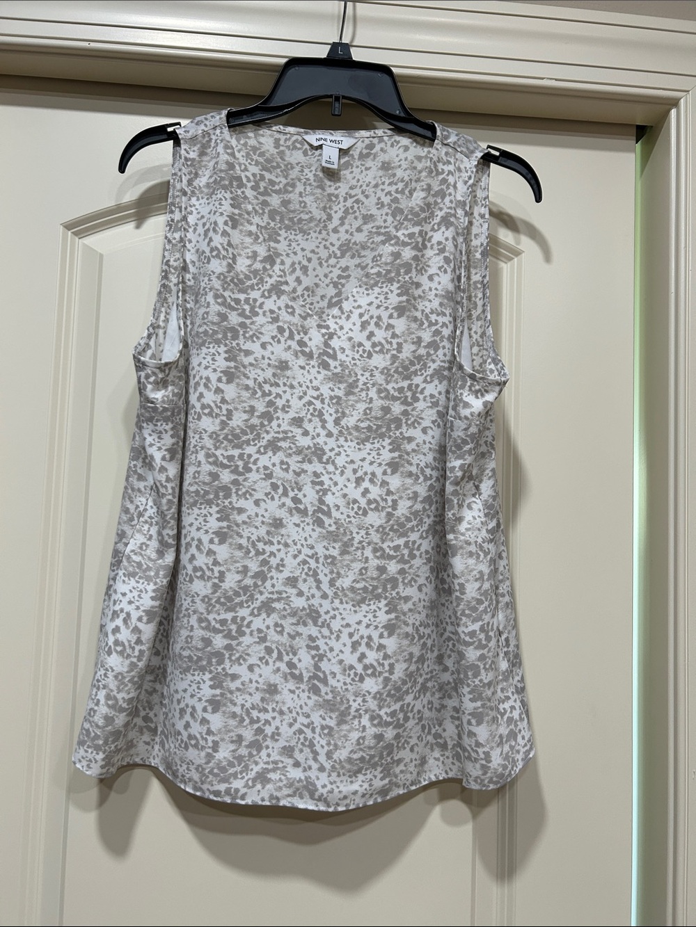 Nine West Gray Print Sleeveless Camisole